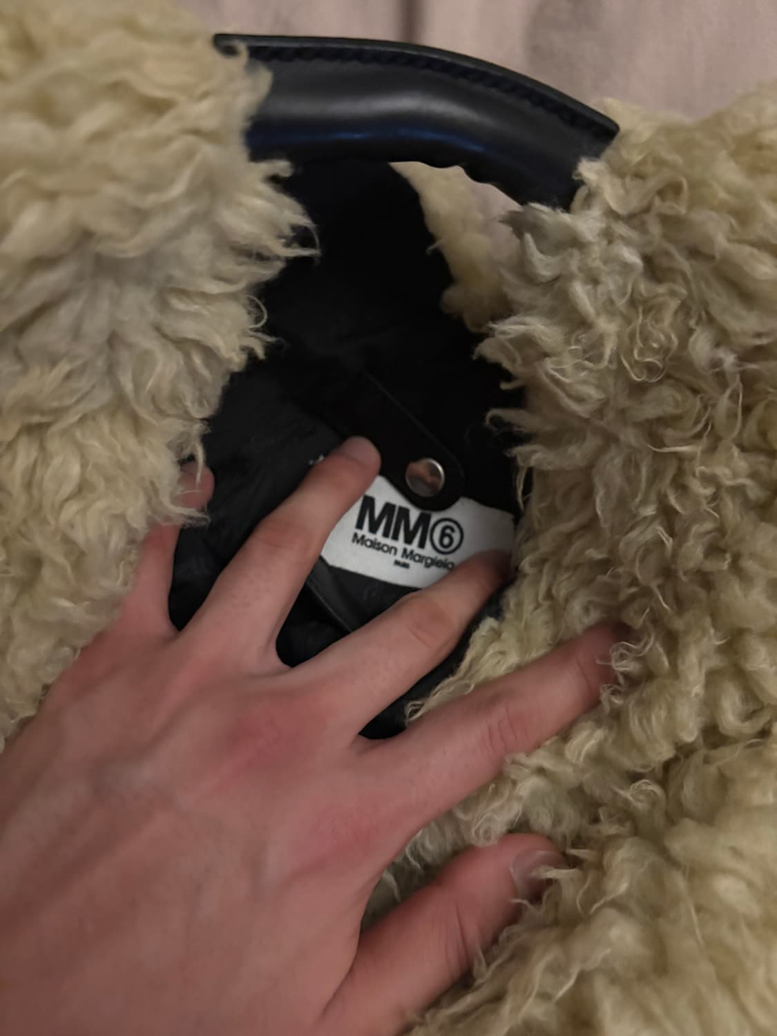 MM6 메종마르지엘라 재패니즈 퍼 미니백 상품이미지4