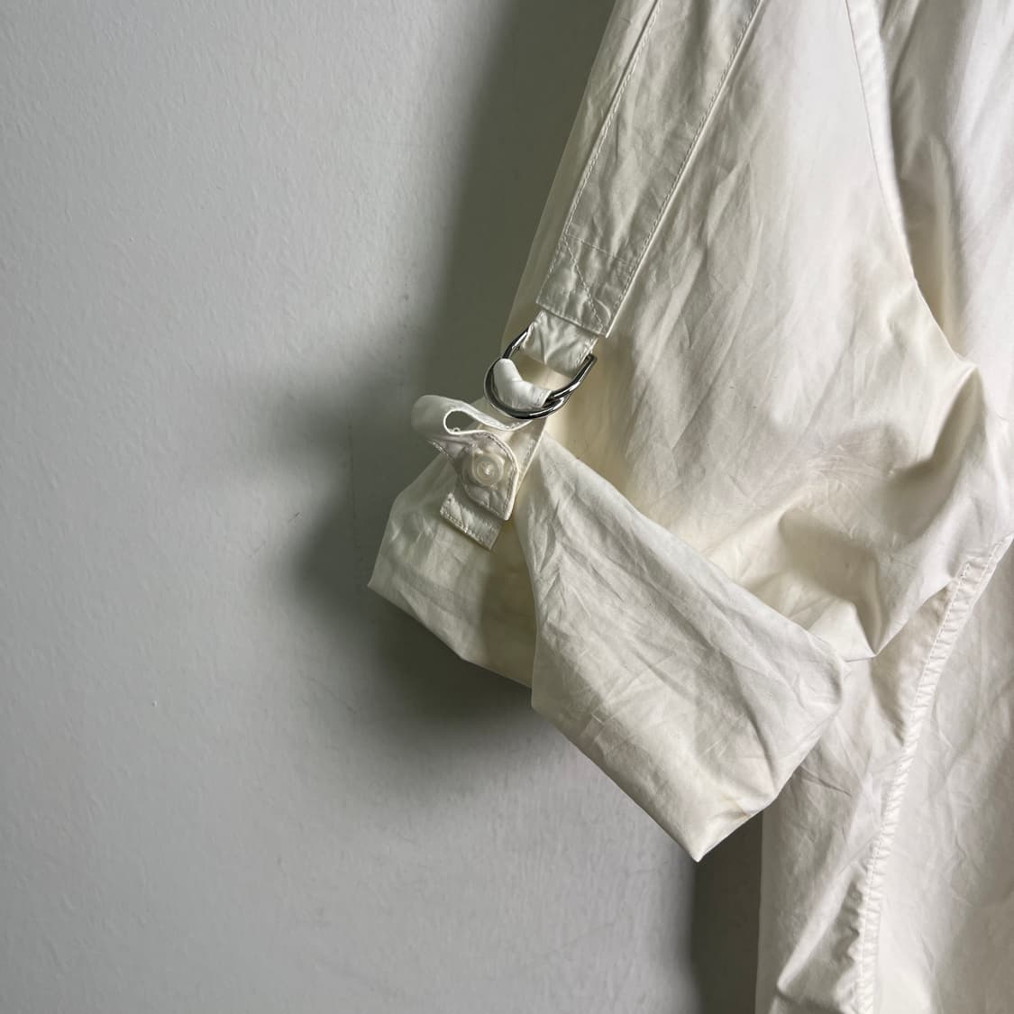 닐바렛 블랙바렛 링 디테일 스트랩 7부 셔츠  상품이미지7