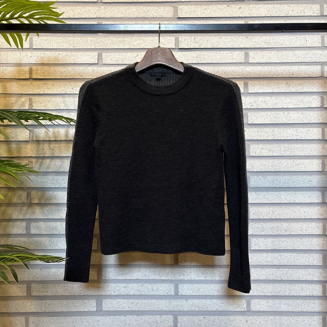 코스 더블 페이스 울 니트 세미크롭 디테일 블랙/차콜 상품이미지2