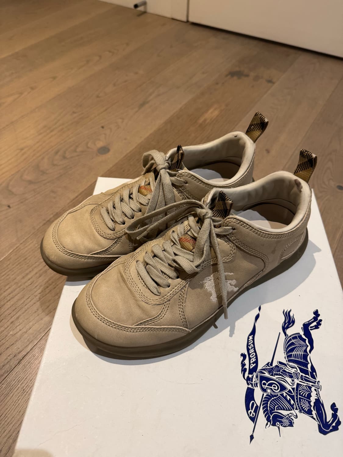 버버리 매트릭스 스니커즈 (컬렉션 라인) 상품이미지3