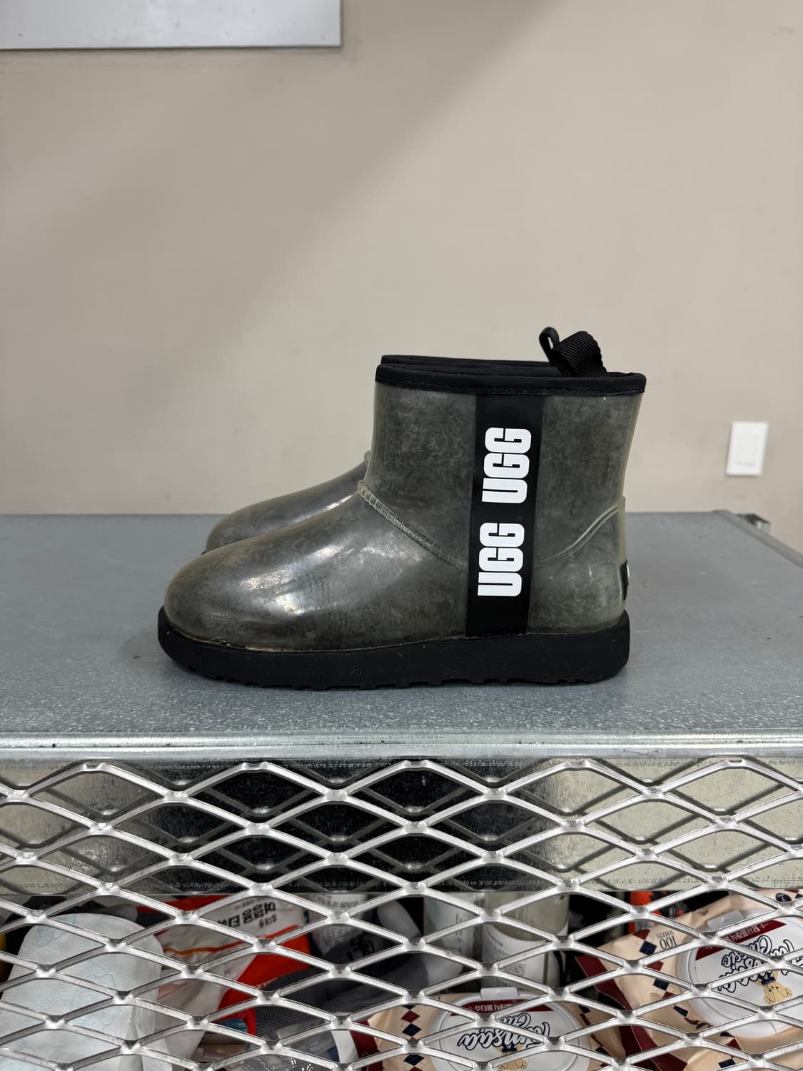 어그 클래식 클리어 미니 260 상품이미지1