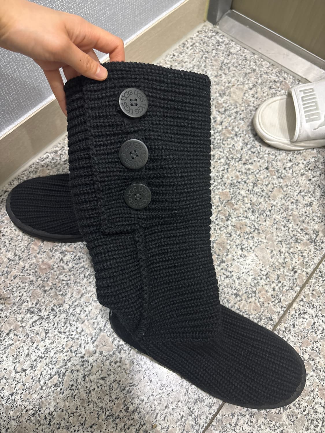 ugg 블랙 니트 카디 부츠 상품이미지5