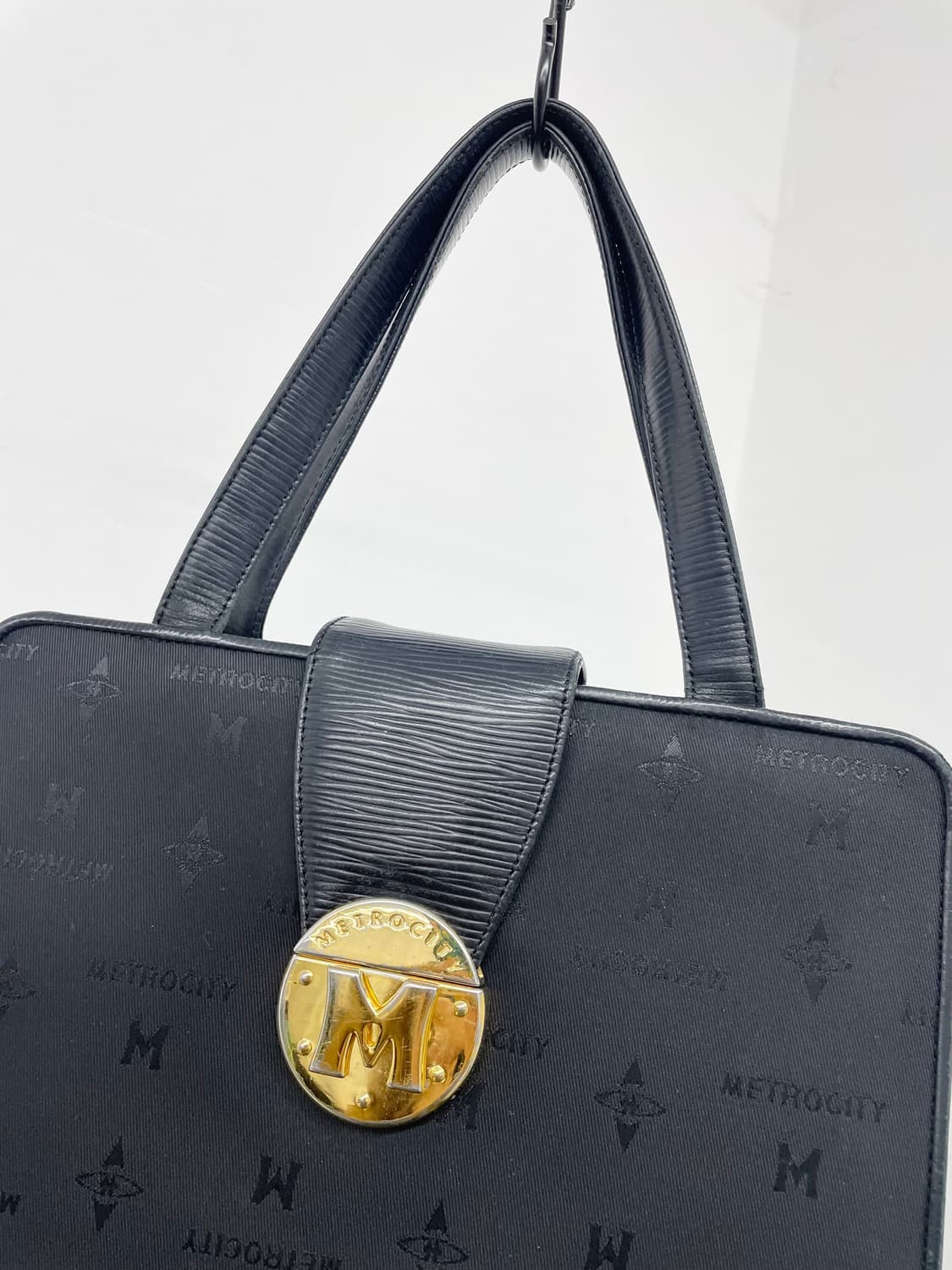 메트로시티 로고 금장 토트백 상품이미지5