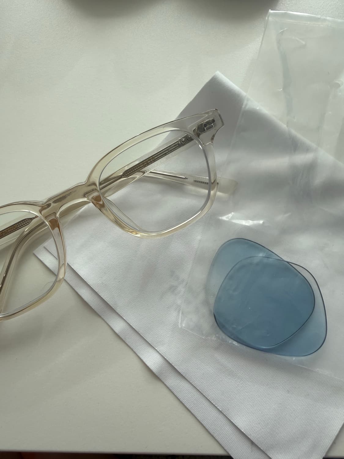 젠틀몬스터 cato 틴트선글라스 투명 상품이미지7