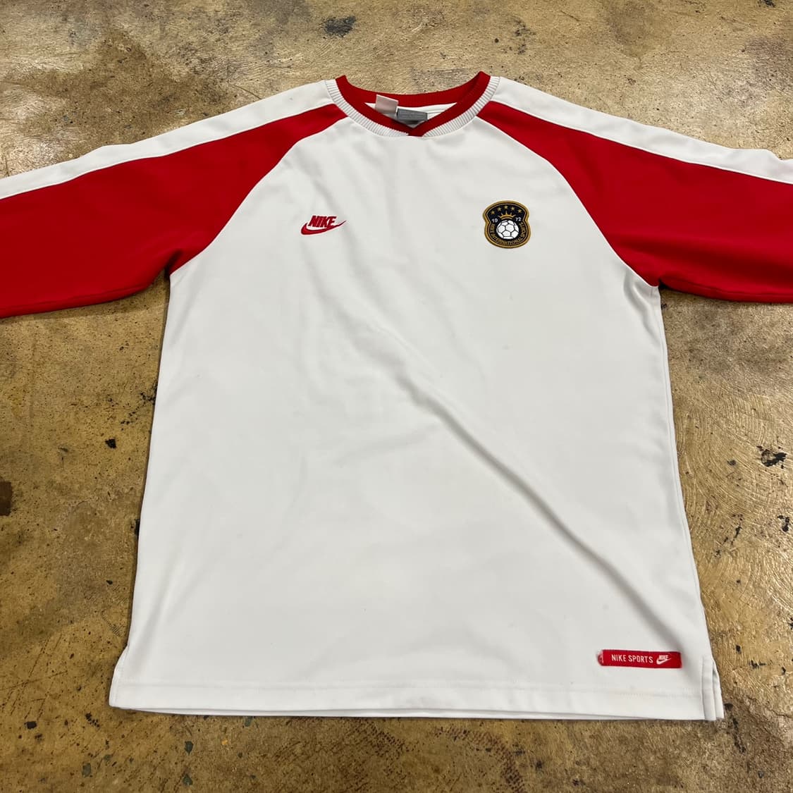 나이키 흰빨 화이트 레드 롱슬리브 긴팔 티  상품이미지3