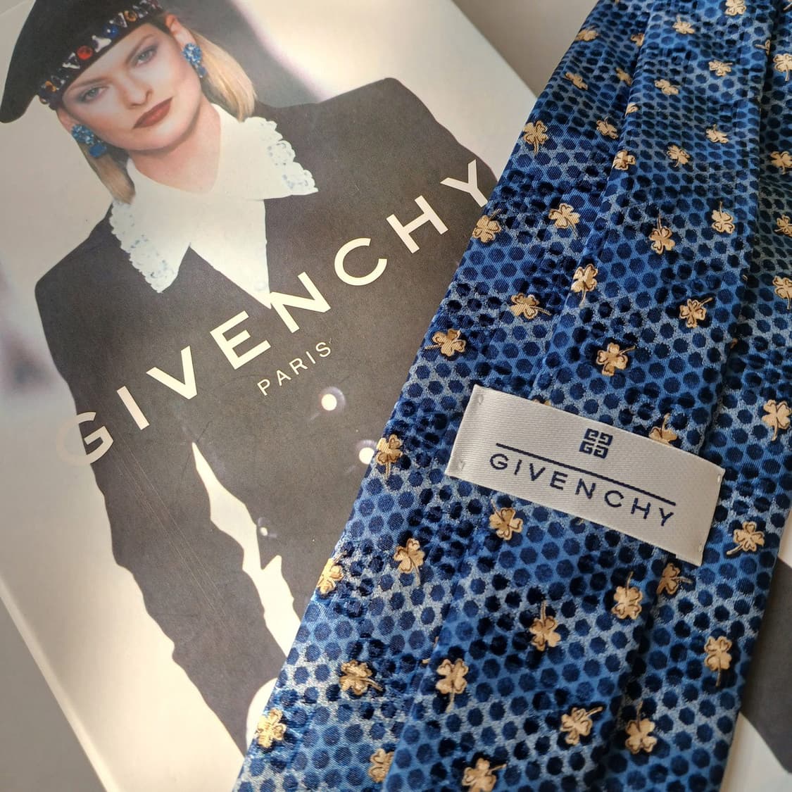 지방시 실크 네잎클로버&홀로그램 넥타이 9.6cm A+등급 A19209
 상품이미지5