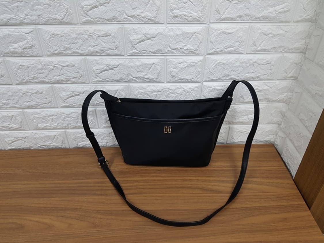 닥스 크로스백 (나이론) 상품이미지1