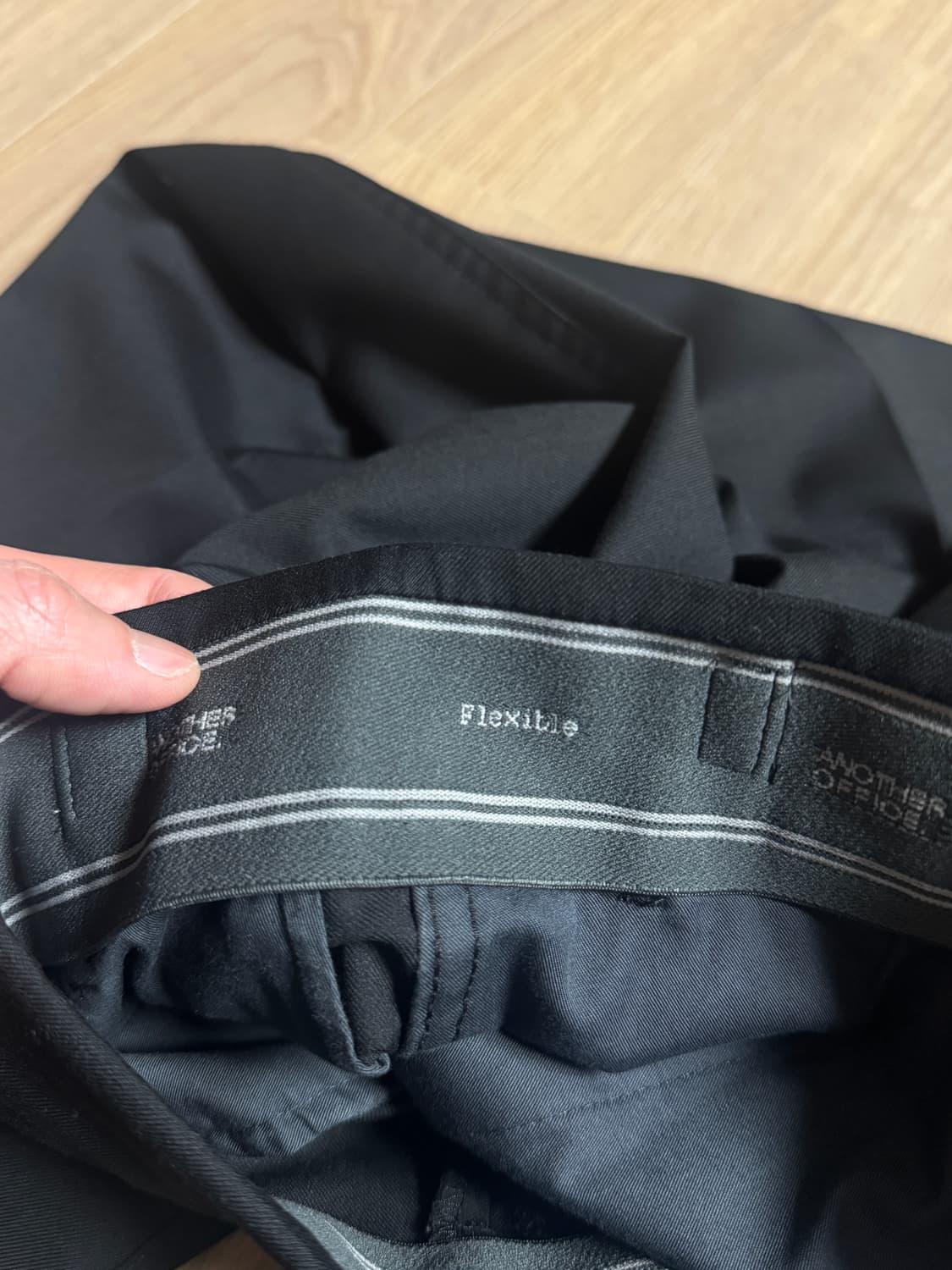 어나더오피스 산티아고슬랙스 플렉시블 블랙 32L 2사이즈 판매 상품이미지3