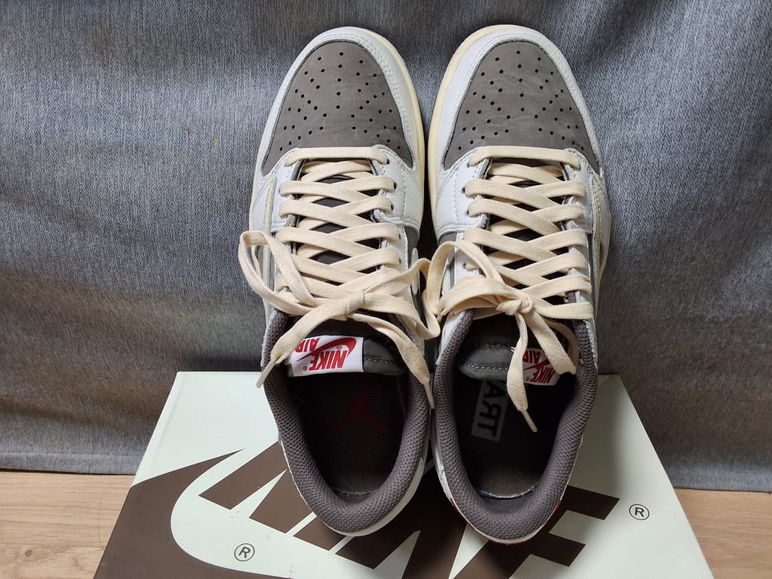 나이키 에어 조던1 트래비스 스캇 리버스모카 265 상품이미지3