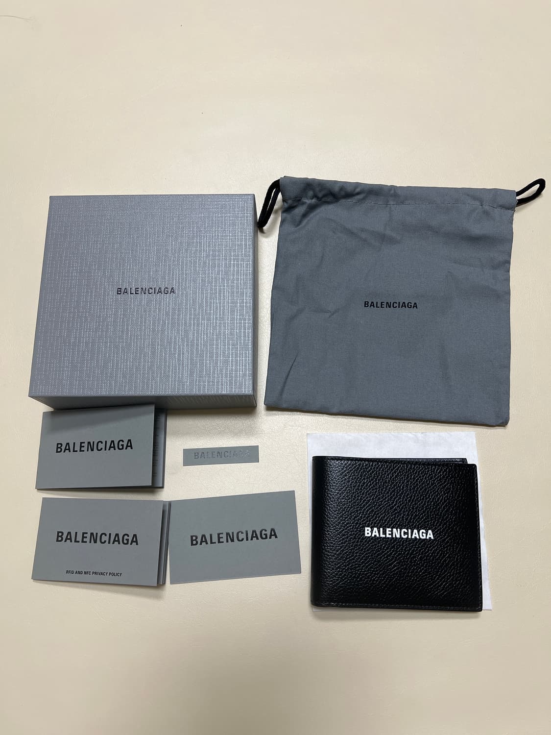 [새상품] 발렌시아가 반지갑 블랙 상품이미지1