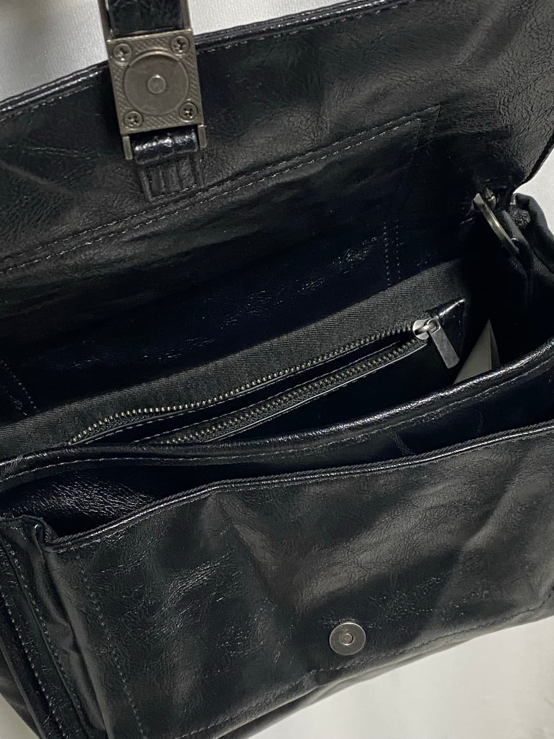 링클 이펙트 락 크로스백 숄더백 상품이미지5