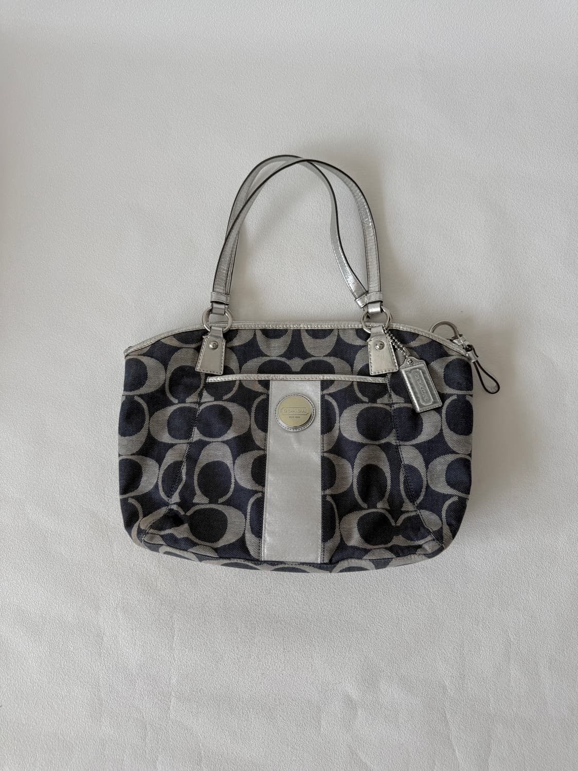 코치(COACH) 모노그램 데님 토트백(크로스 가능) 상품이미지1