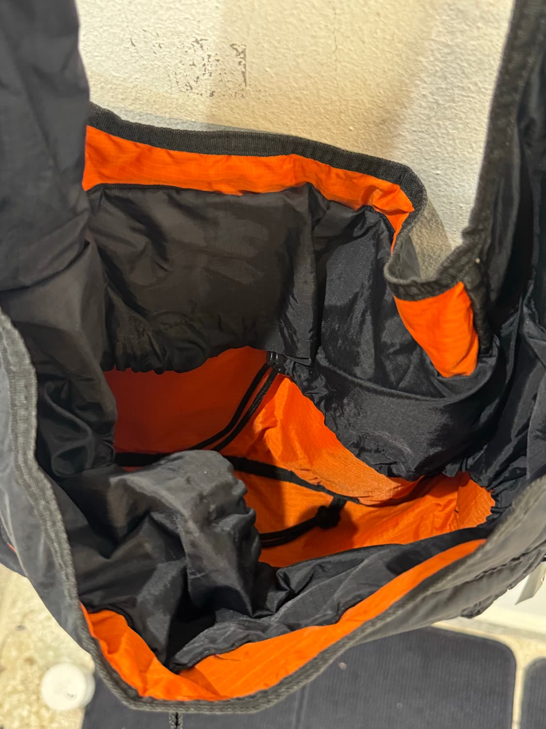 Diesel Black Messenger Bag 상품이미지7