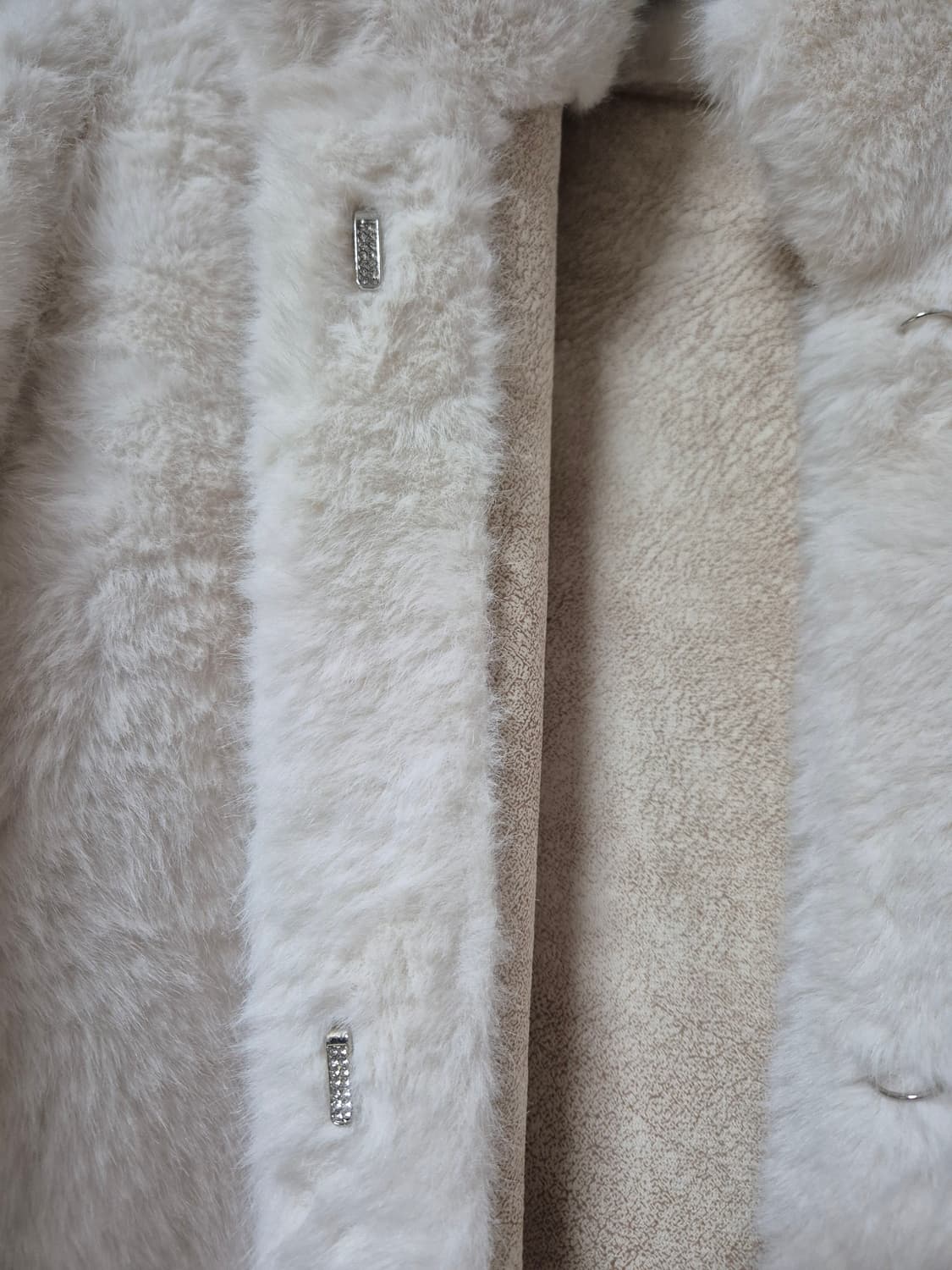 아이보리 밍크 에코퍼 롱코트 상품이미지7