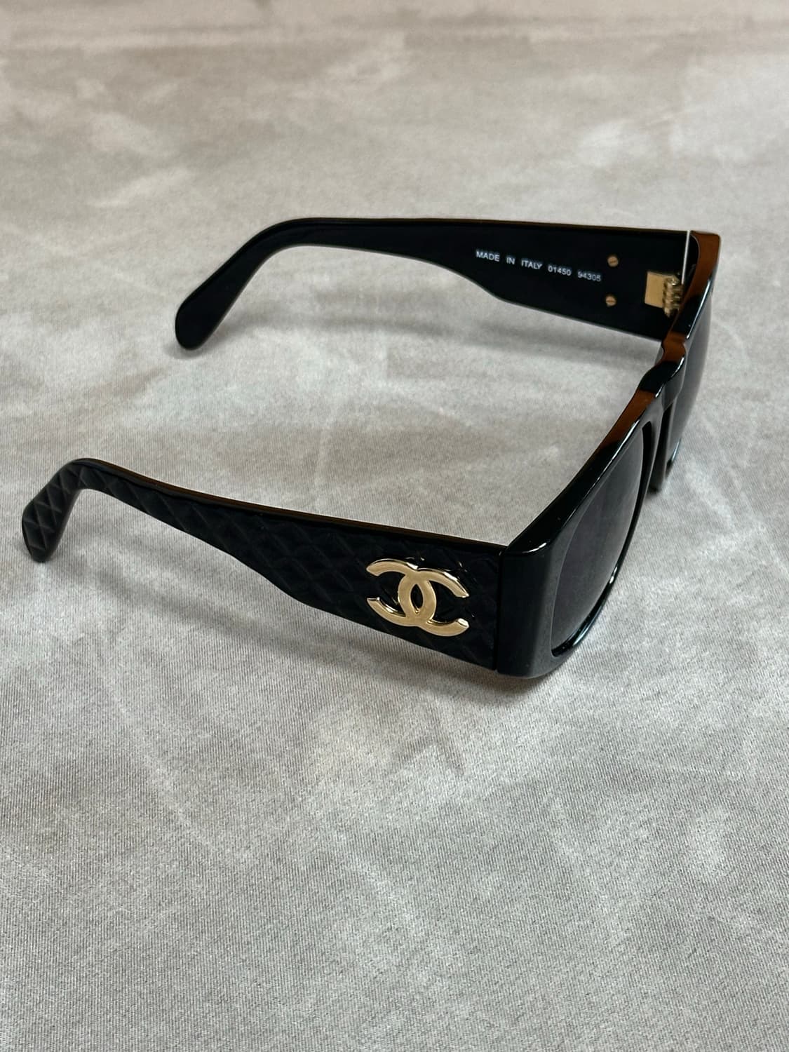 🕶️ 샤넬 퀼팅 CC 로고 블랙 선글라스  상품이미지6