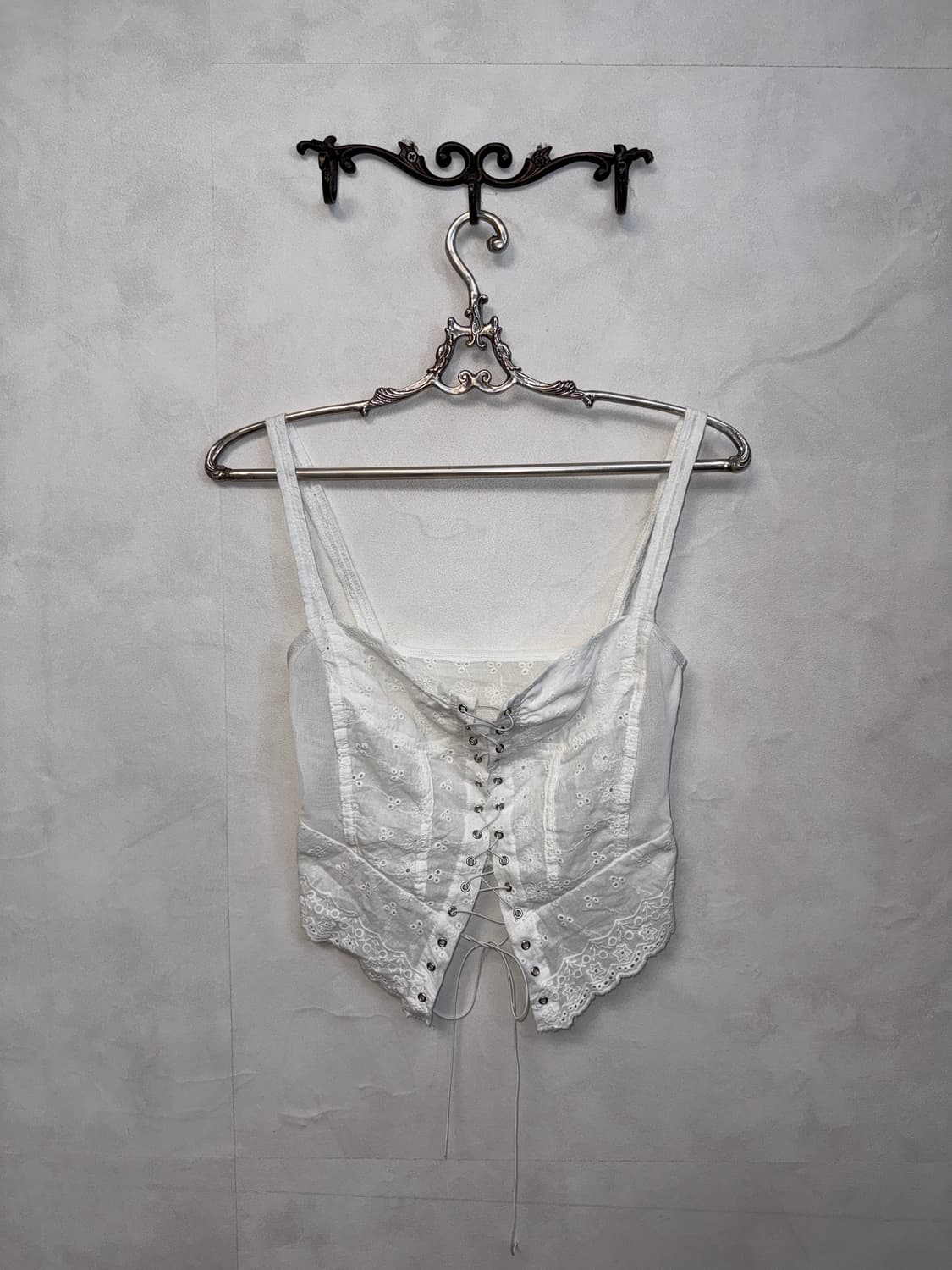 White floral punching eyelet 레이스업 슬리브리스 상품이미지3