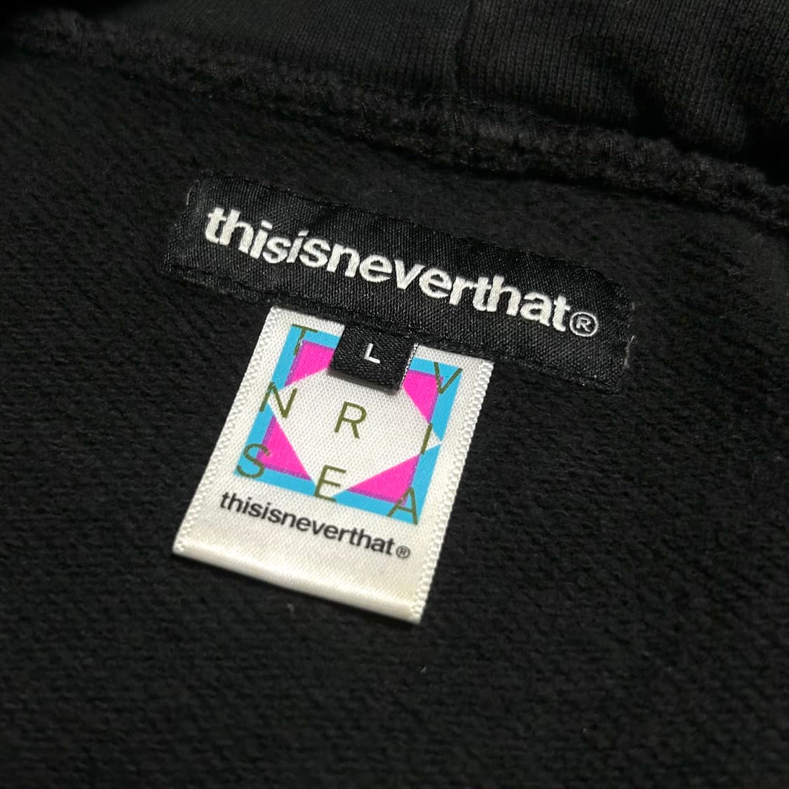 [L] Thisisneverthat 디스이즈네버댓 그래픽 블랙 후드티 상품이미지5