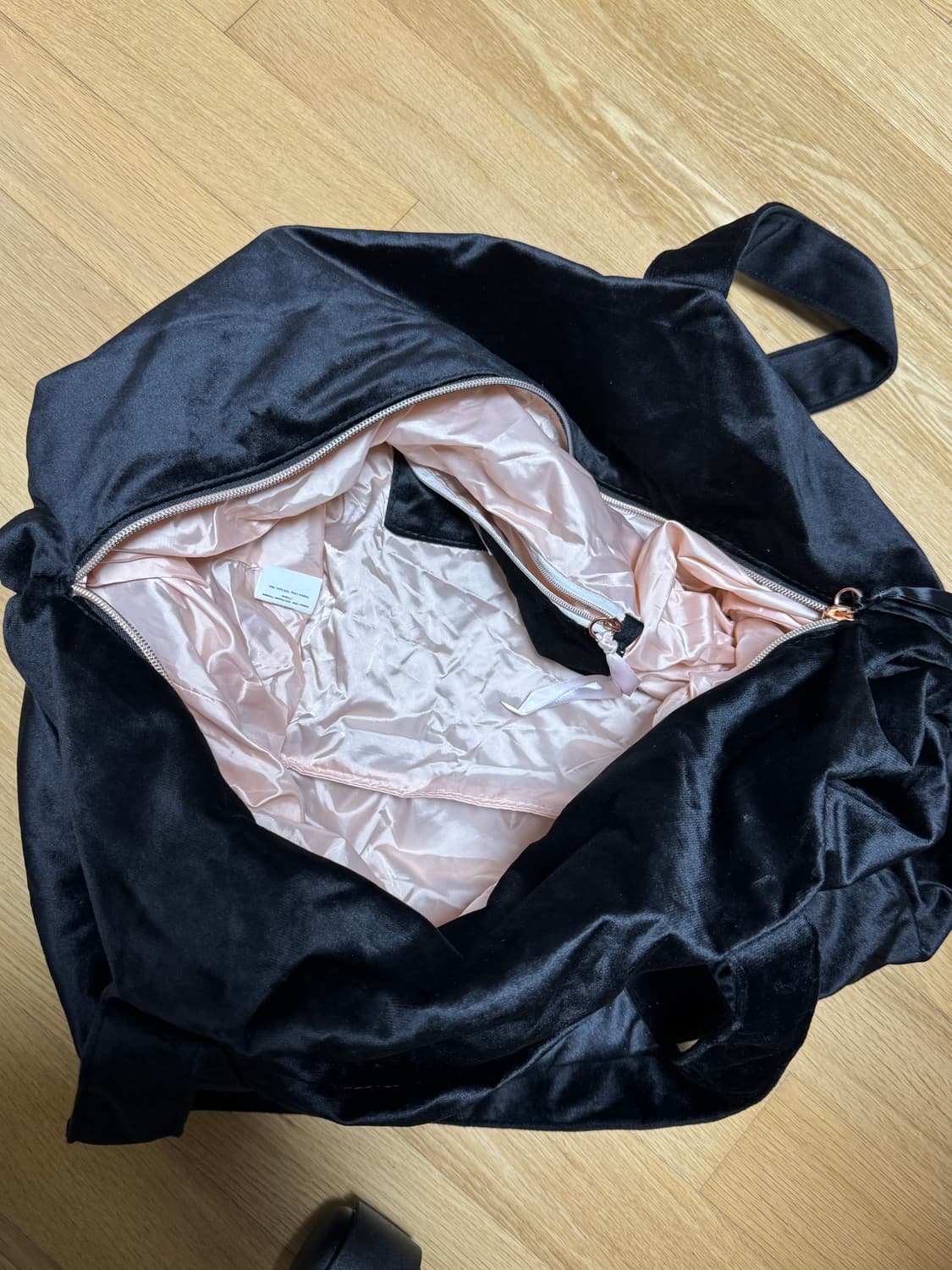 레페토 벨벳 글라이드 라지 블랙 상품이미지2