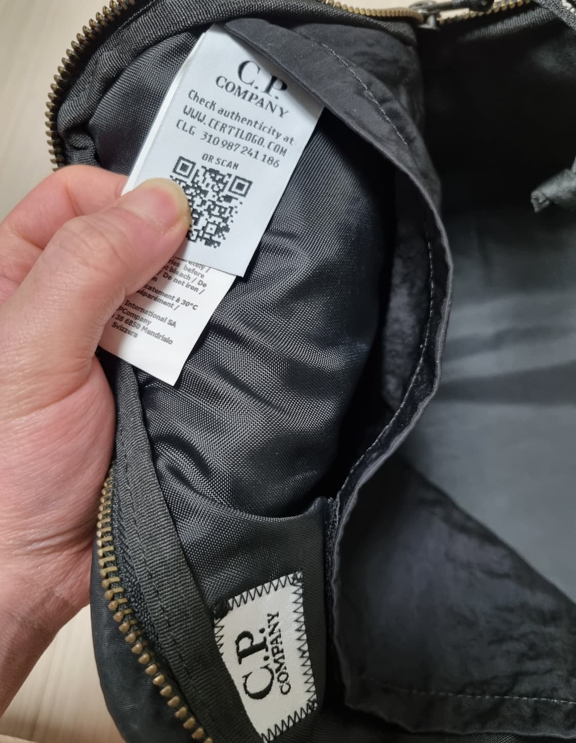 cp컴퍼니 렙탑 케이스 클러치 상품이미지3