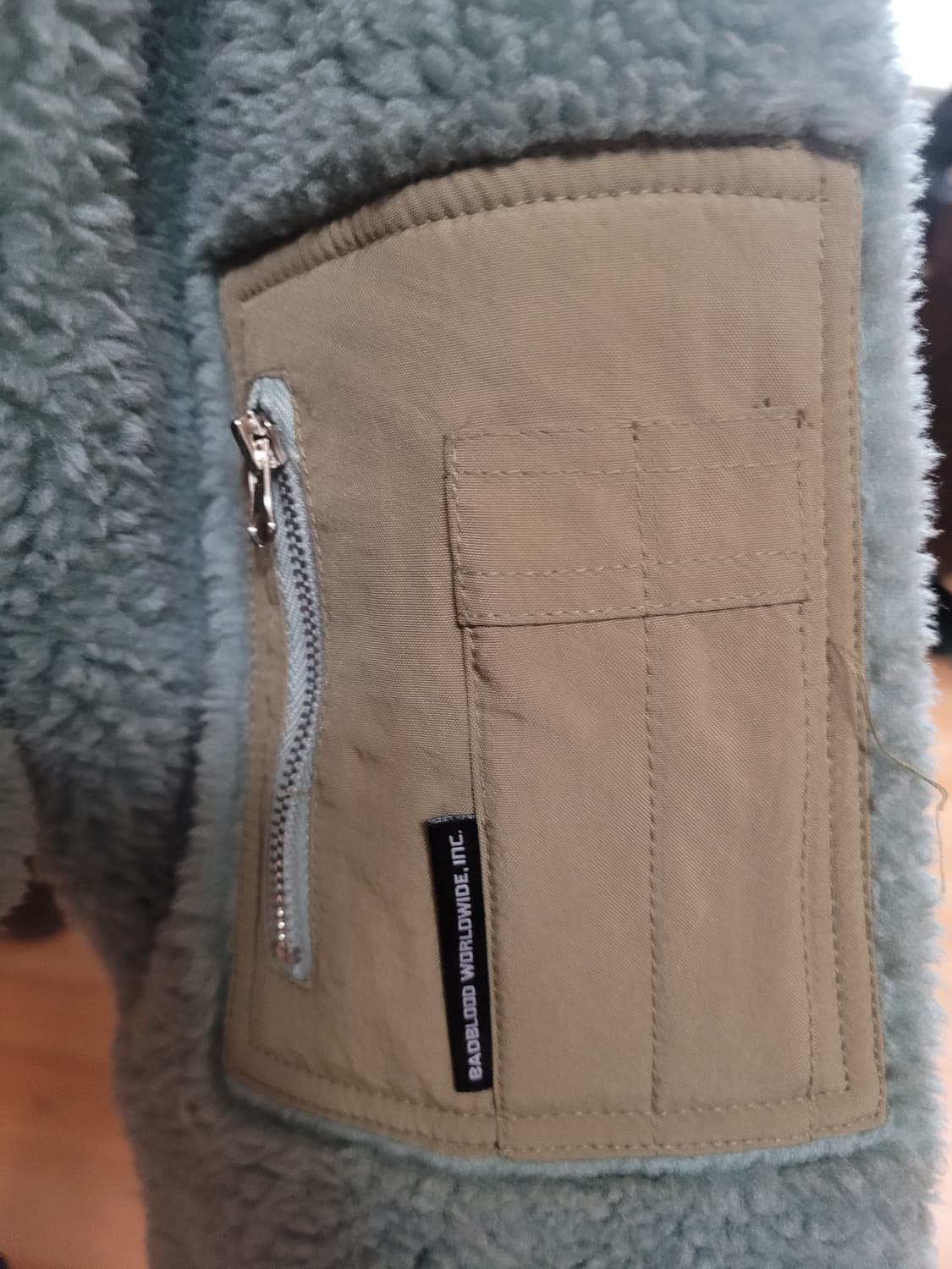 배드블러드 크롭 양털 후리스 자켓 상품이미지4