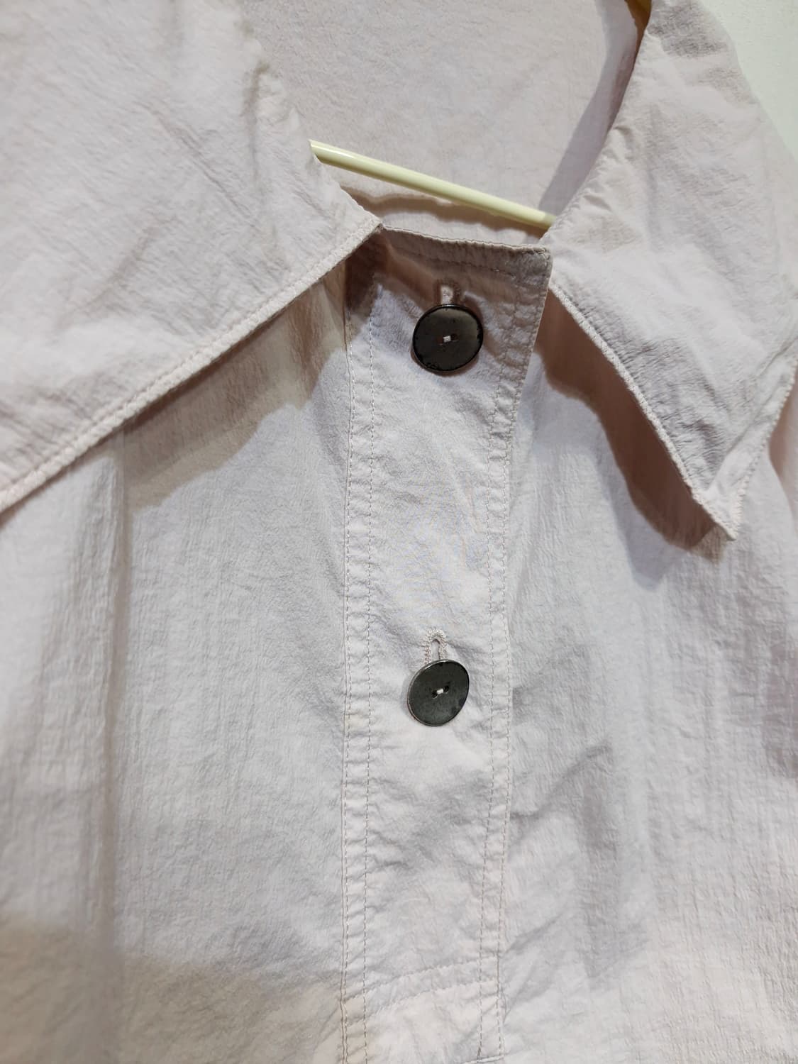 SISLEY 시슬리 21ss 빅카라 셔링 블라우스 상품이미지3