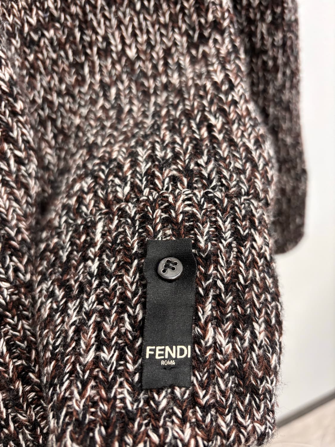 펜디(FENDI) 바이컬러 청키 니트 집업 가디건 상품이미지4