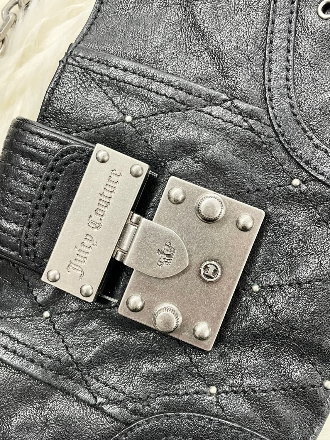 쥬시꾸뛰르 스터드 버클 체인 백 상품이미지10