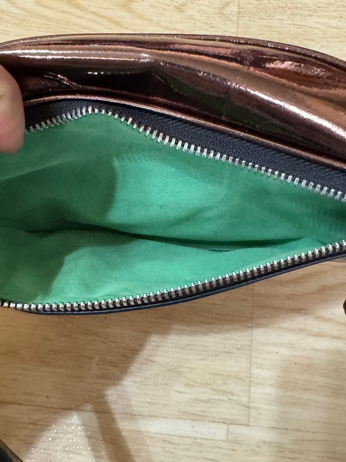 피플 오브 월드 체인 벨트백 메탈릭 브론즈 상품이미지7