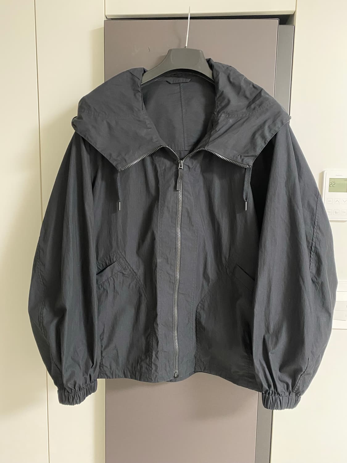 유니클로 U 르메르 후드 점퍼 XL 사이즈 상품이미지1