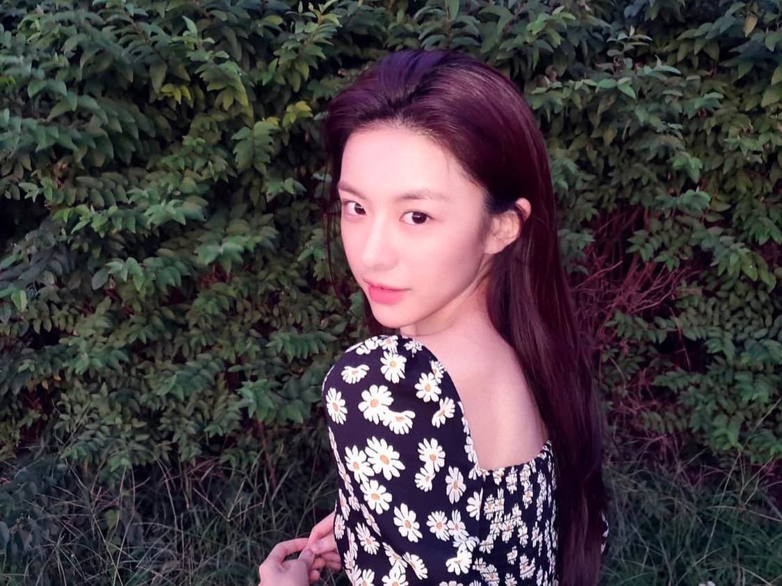 고윤정 블라우스 reformation reign top in daisy 상품이미지4