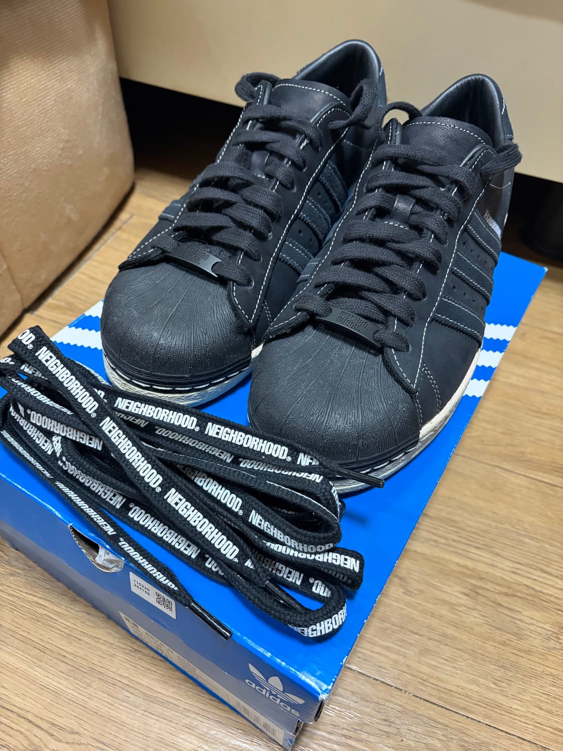 아디다스 네이버후드 슈퍼스타 285 상품이미지3