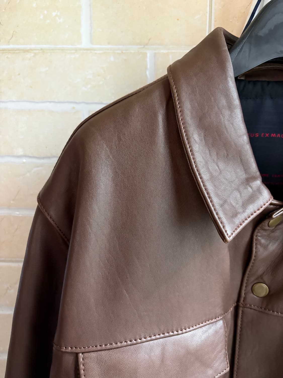 데우스엑스마키나 - 램스킨 레더 트러커 상품이미지3