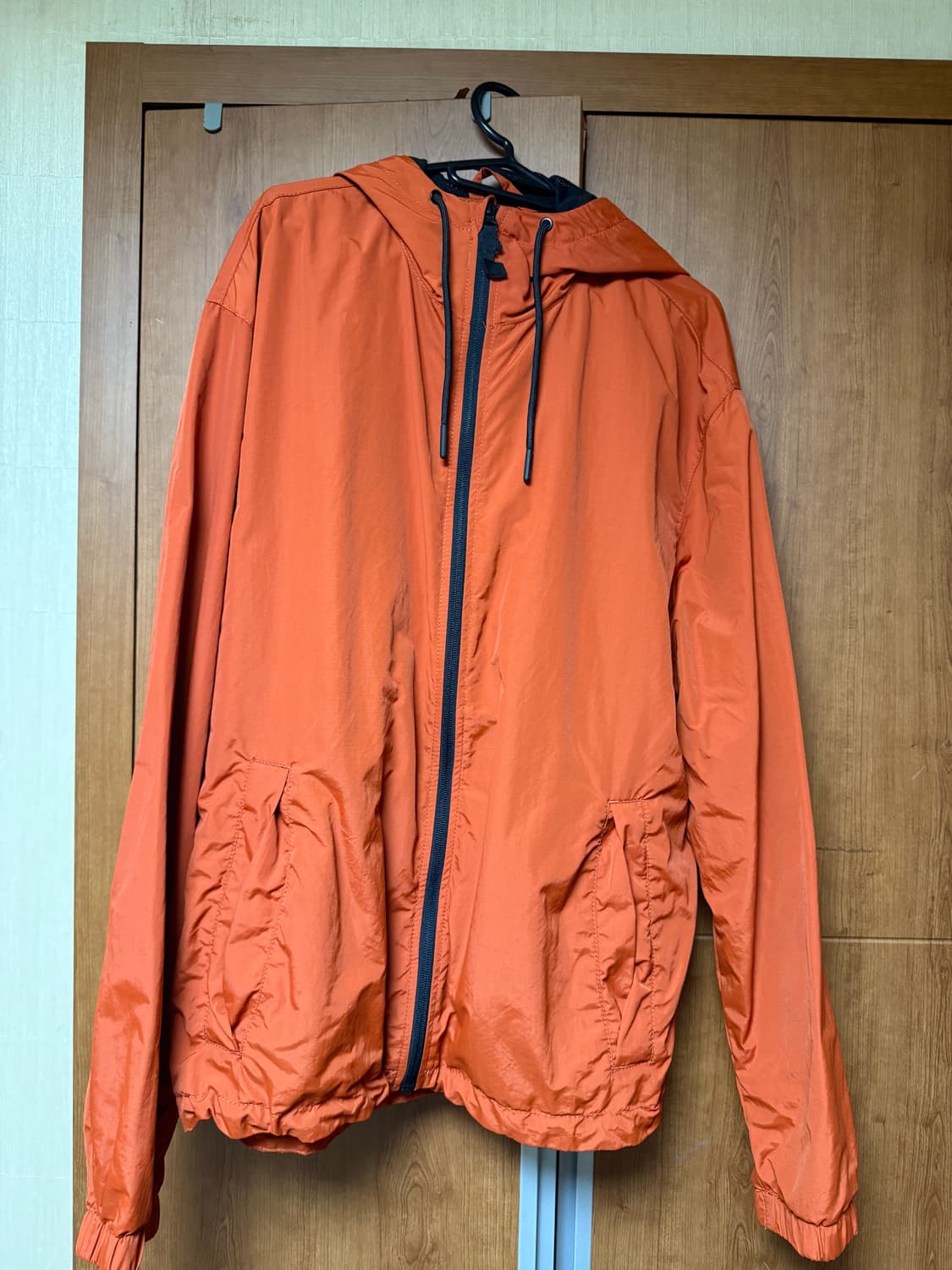 H&M 오렌지 후드 바람막이 상품이미지1