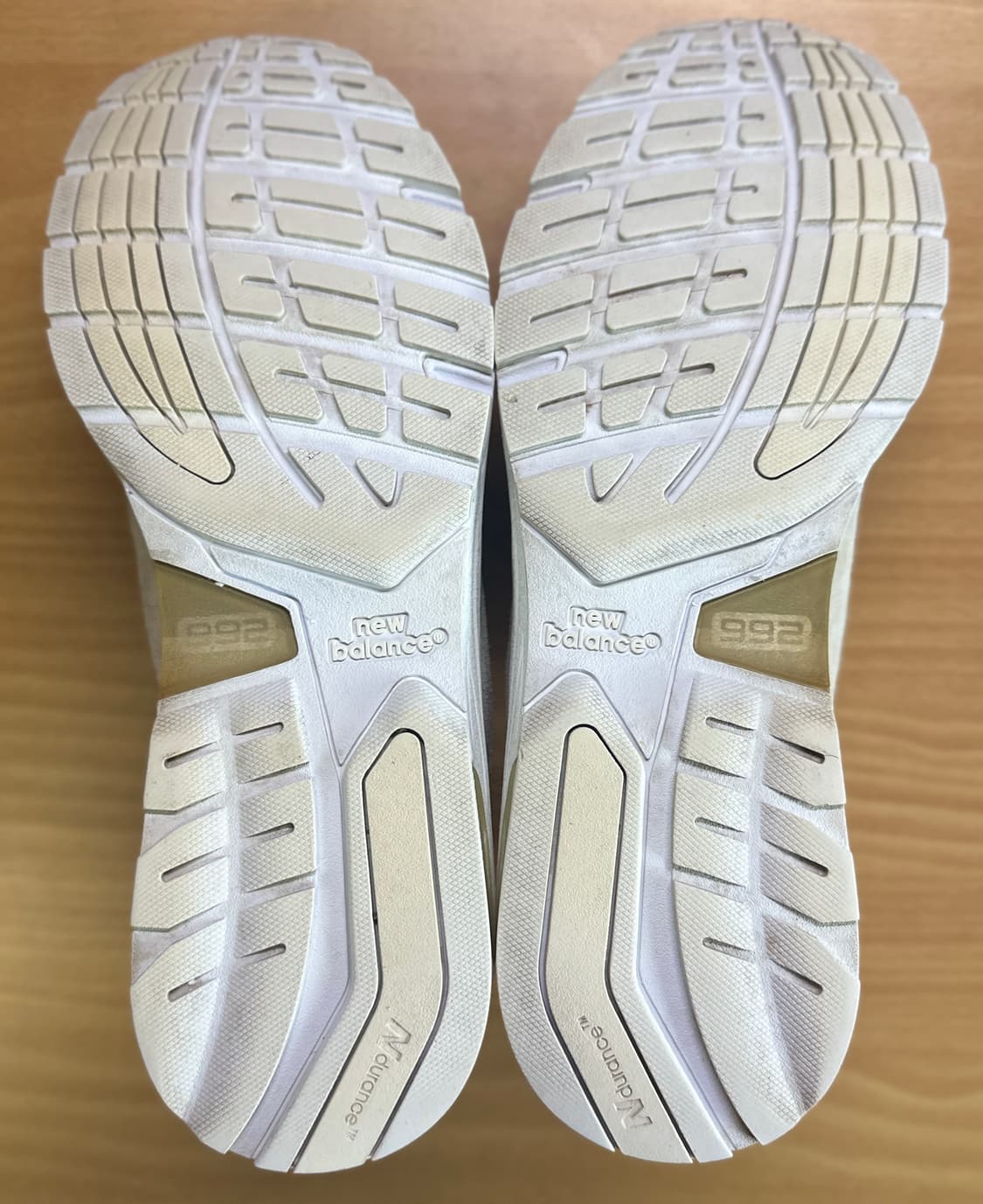 뉴발란스 992 메이드 인 USA 화이트 실버 (M992NC) - 275 상품이미지8