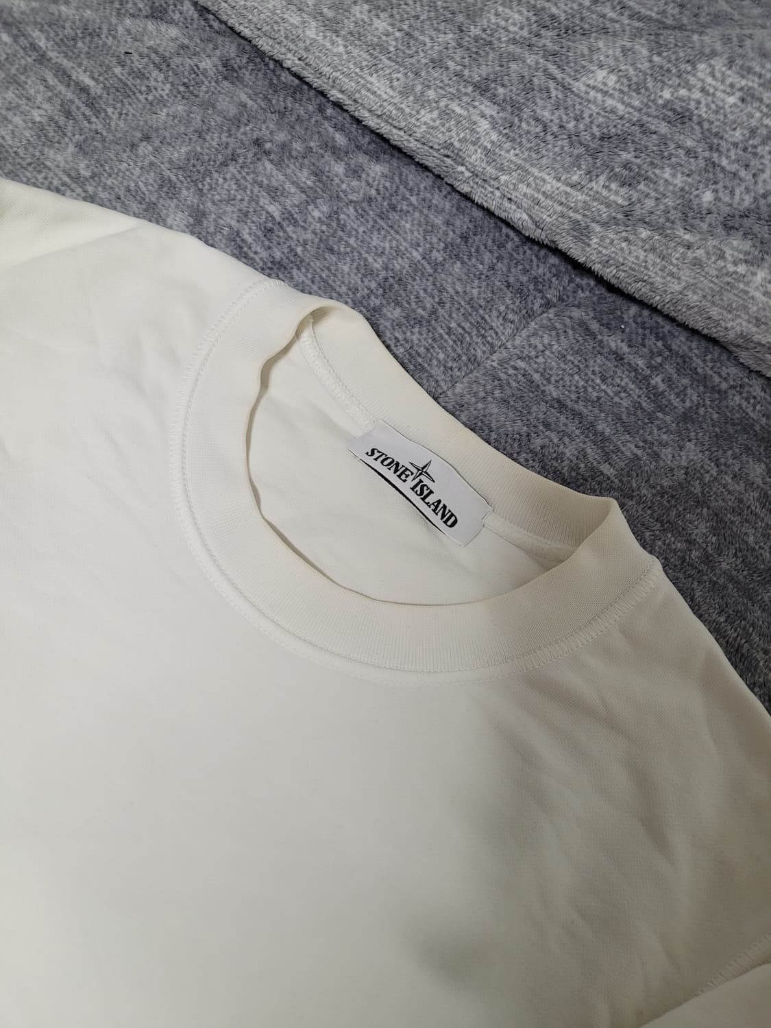스톤아일랜드 화이트 맨투맨 상품이미지3