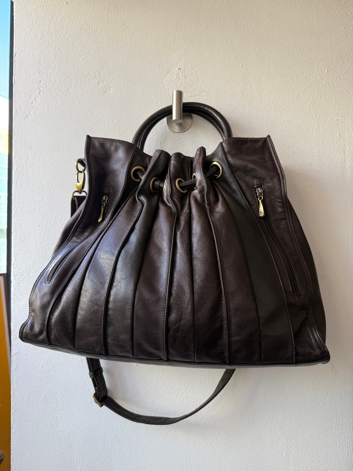 Via Tore Leoni 천연소가죽 드로스트링+핸들 토트/숄더백 상품이미지1