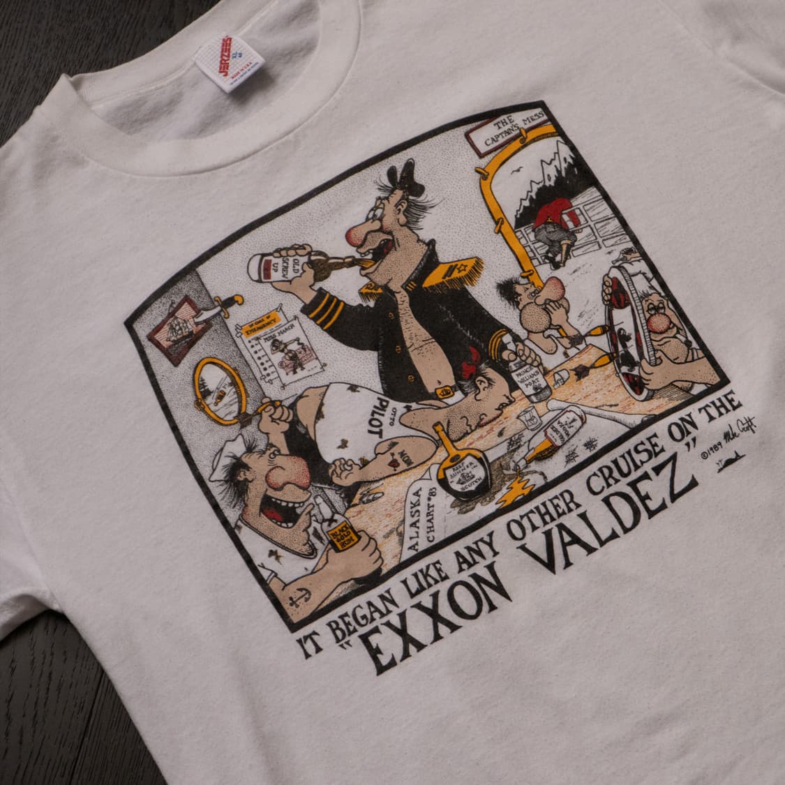 80s Exxon Valdez Satirical Graphic Tee 상품이미지3