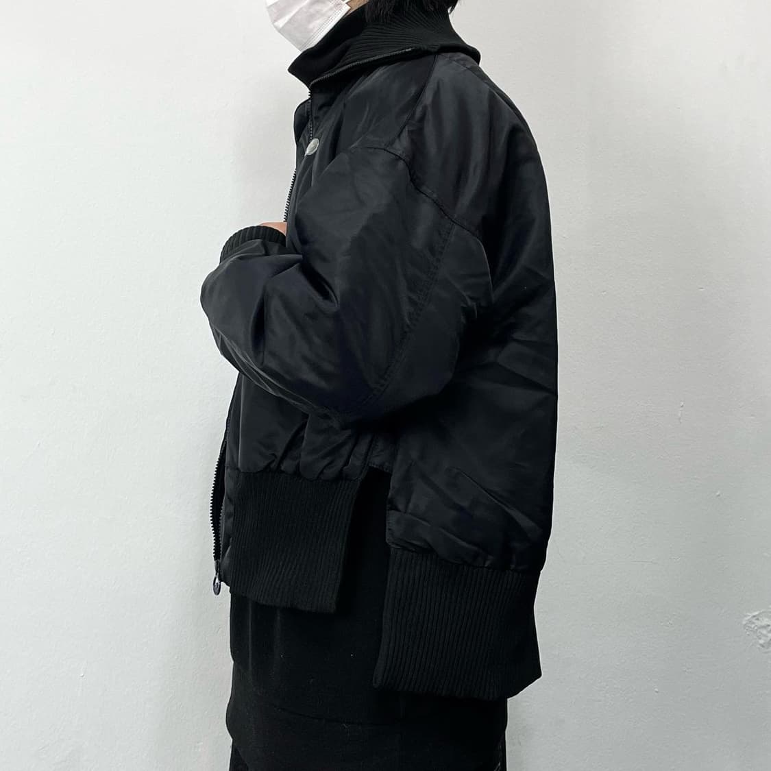 L 아디다스 하이넥 절개 크롭 봄버자켓 상품이미지3