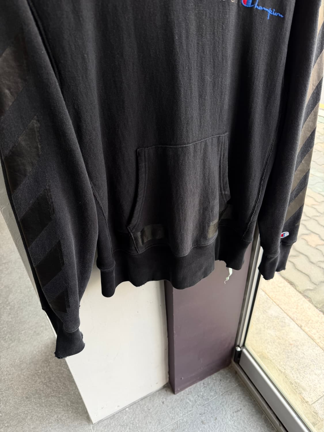 L/ 오프화이트x챔피온 백로고 디스 후드티 상품이미지4