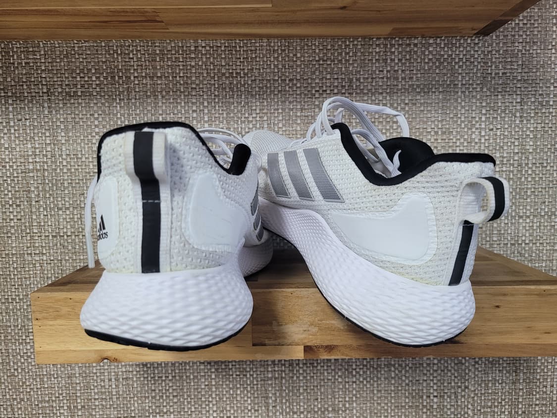 275사이즈 아디다스 런닝화  상품이미지3
