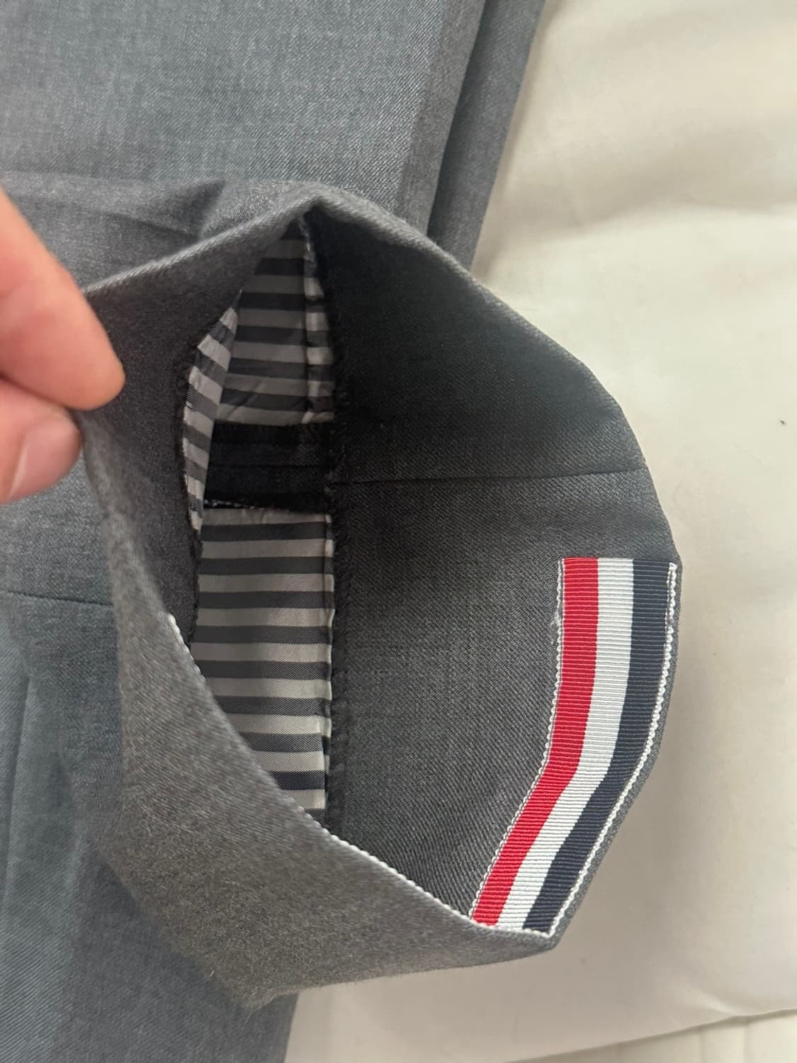 톰브라운 미드그레이 수트 사이즈 2,0 상품이미지9