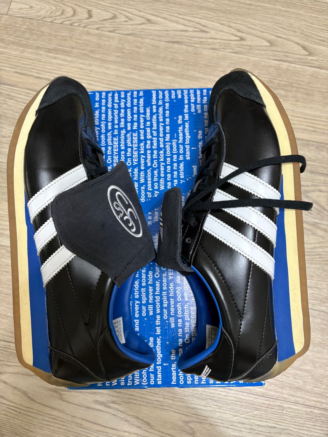 YESEYESEE x Adidas Country OG 상품이미지4