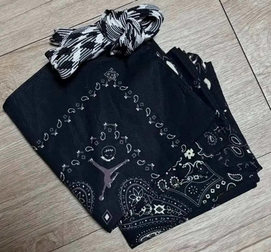 조던 1 x 트래비스 스캇 레트로 로우 OG SP 블랙 팬텀 상품이미지4