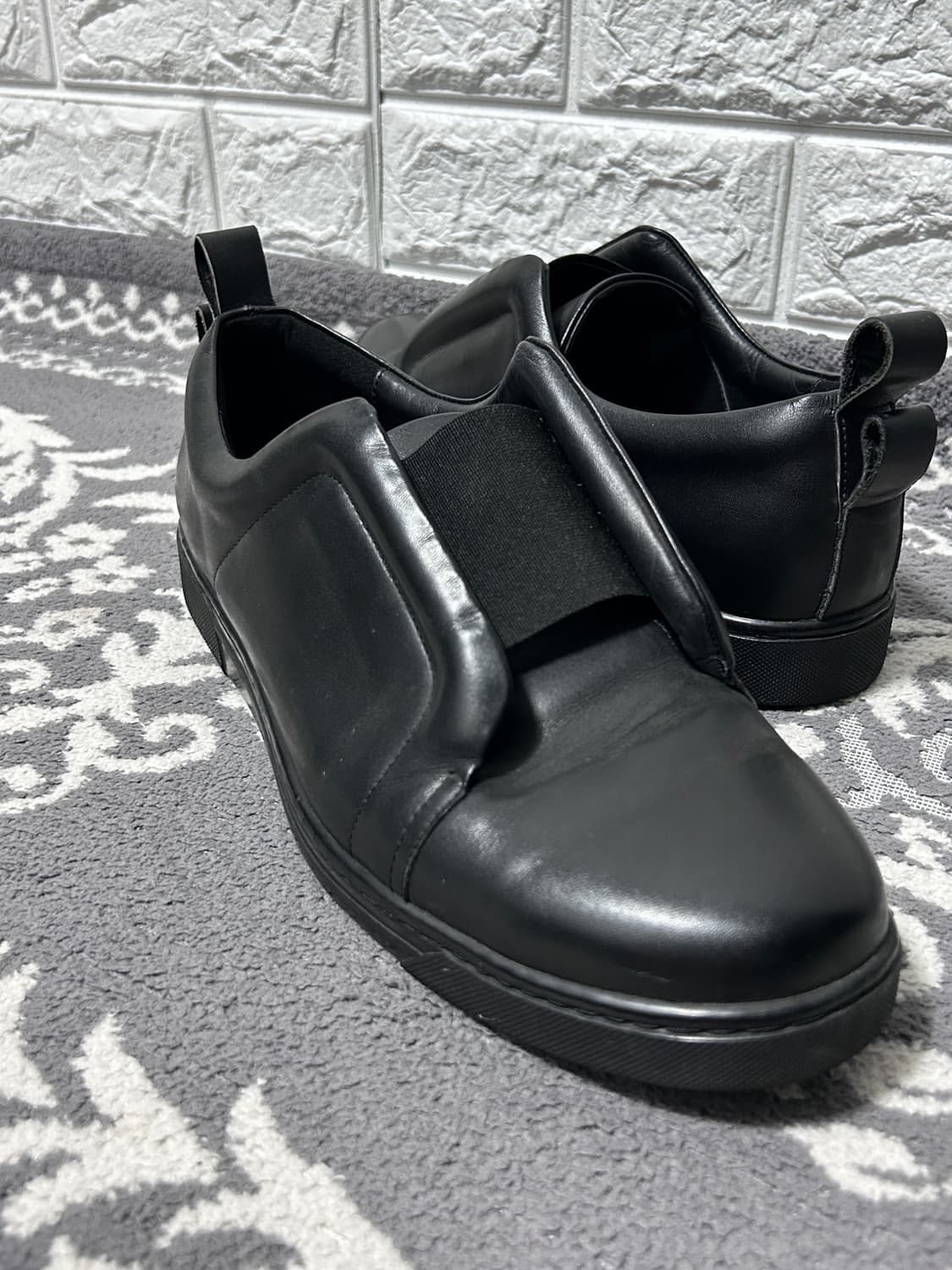 엠보스드 스트랩 슬립온 슈즈 상품이미지3