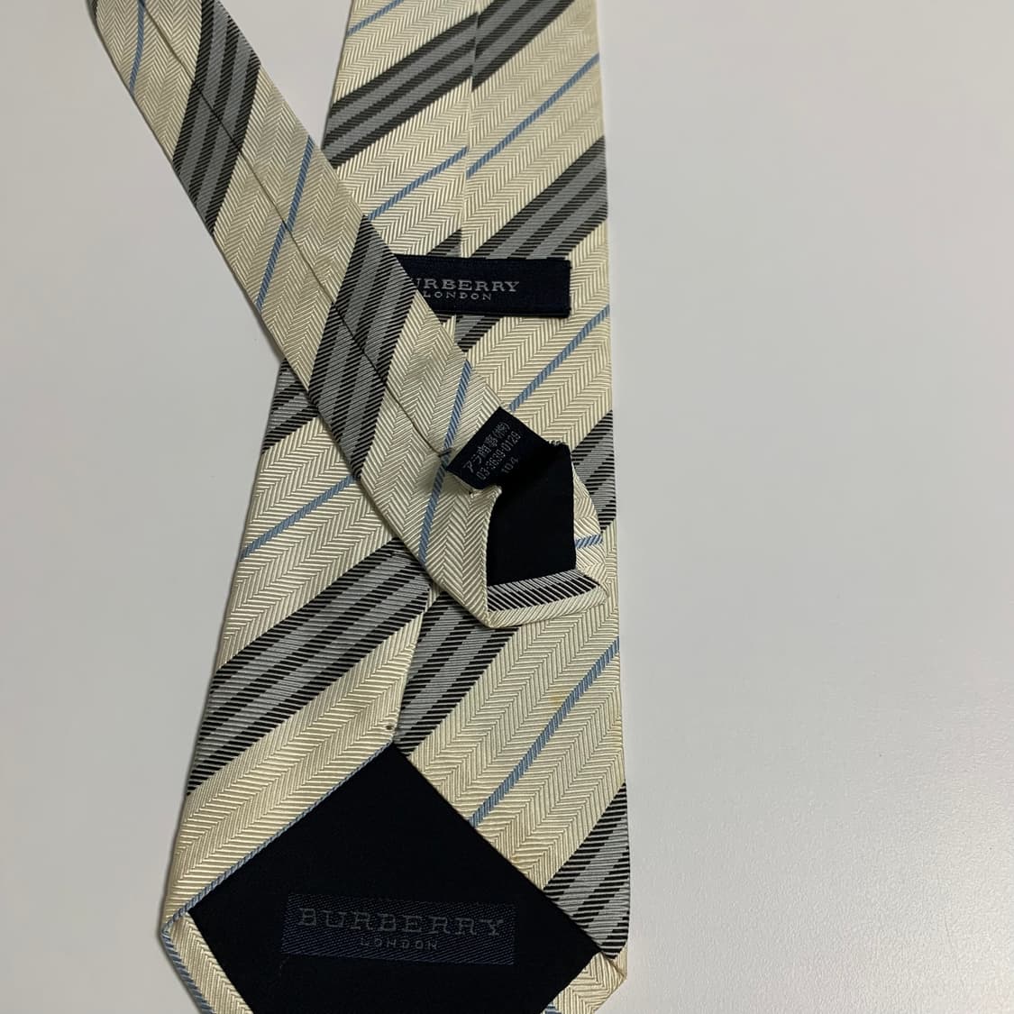 버버리(BURBERRY) 스트라이프 명품넥타이 100실크 A-A+등급 상품이미지6