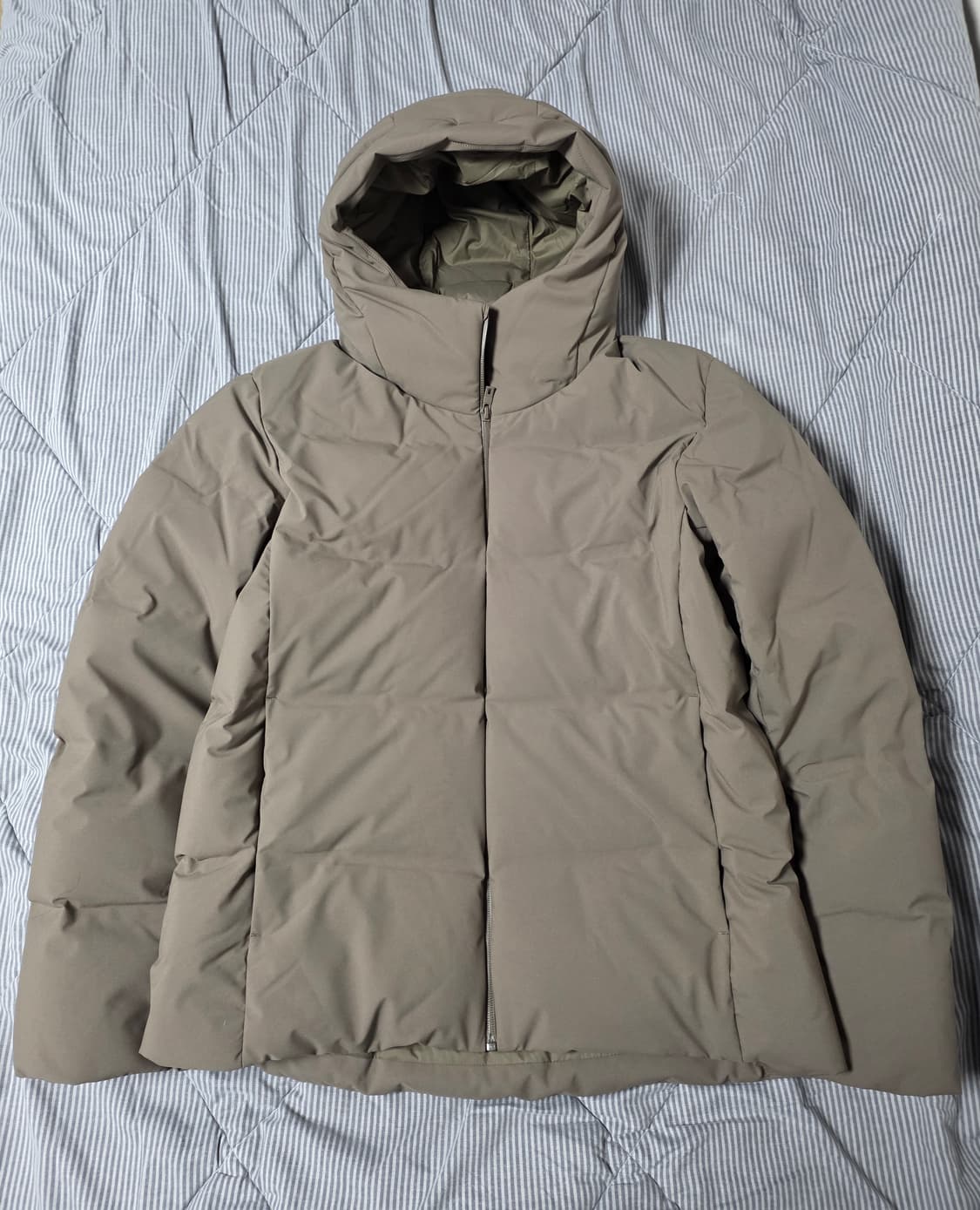 유니클로 심리스다운파카 브라운 L사이즈 상품이미지1