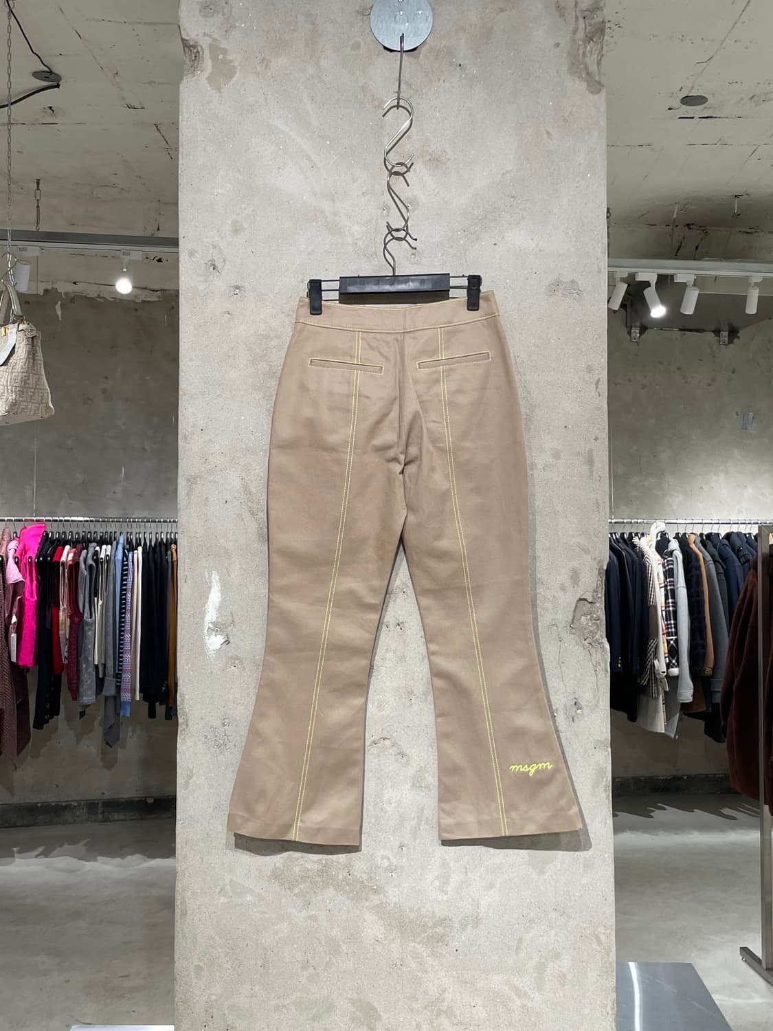 msgm 베이지 네온 스티치 부츠컷 코튼 팬츠 상품이미지6