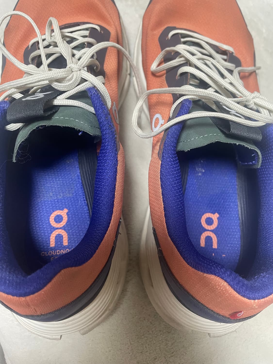 온러닝 클라우드노바 폼 275 상품이미지3