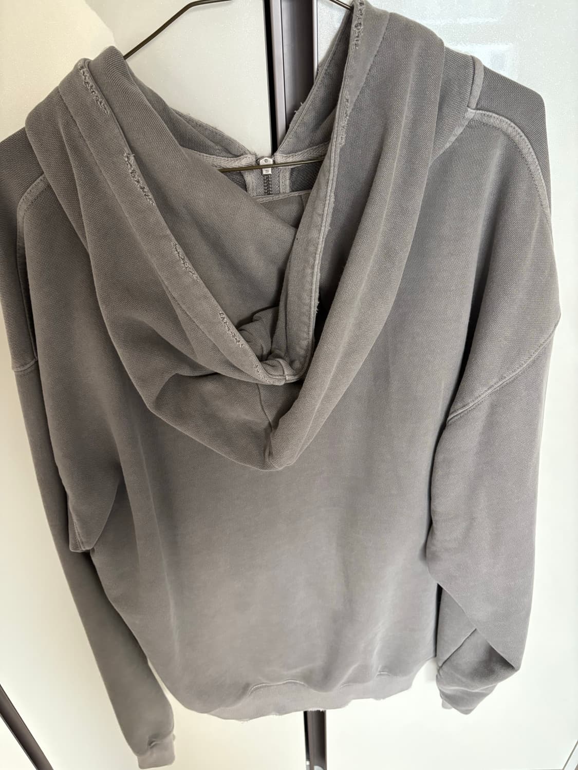 트래블 프레스코 피그먼트 후드 집업 고스트 그레이  상품이미지3