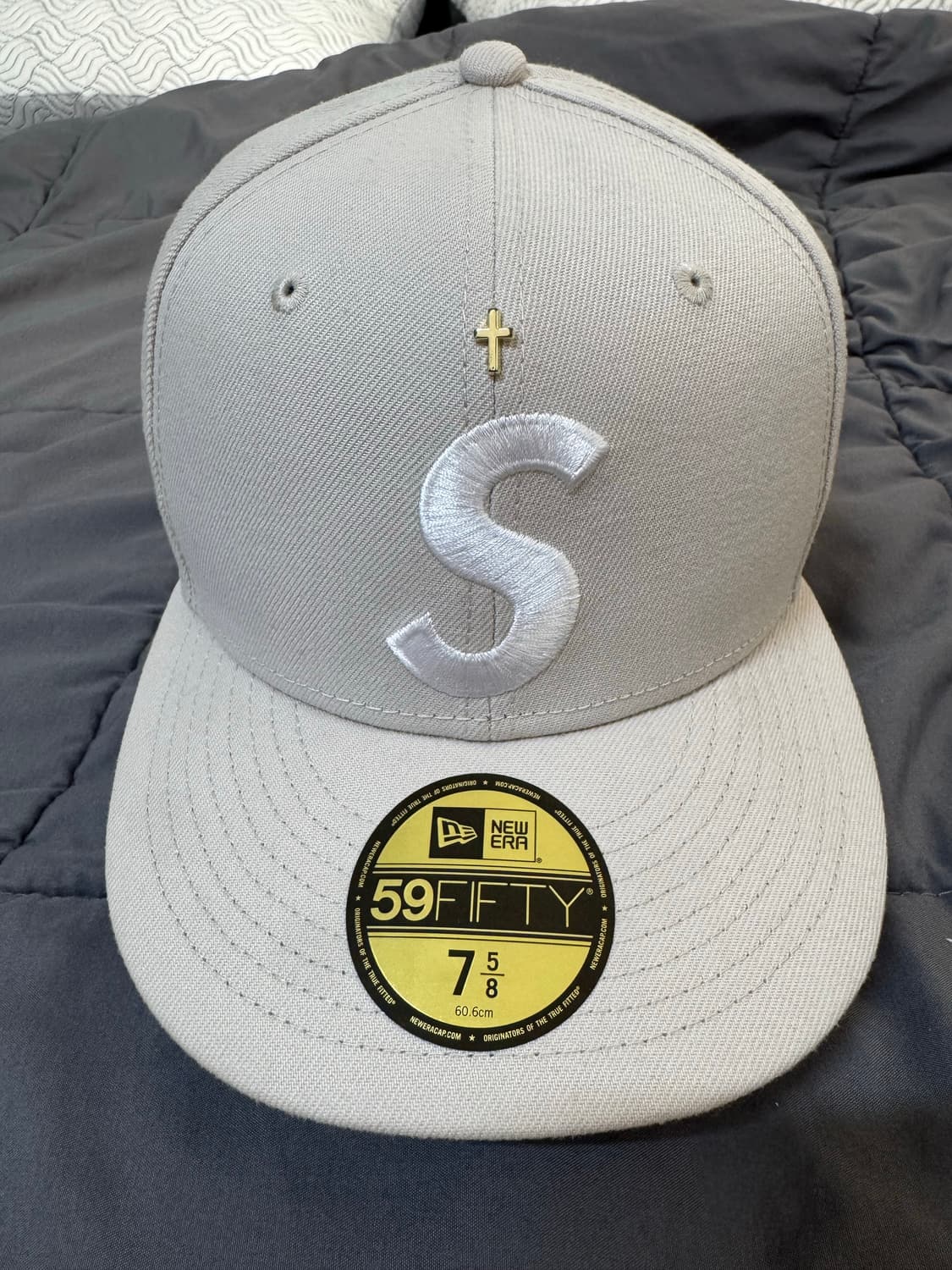 뉴에라 슈프림 59FIFTY 골든 크로스 (60.6cm) 상품이미지1